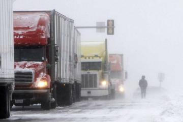 Hoe een barmeisje diesel aan vrachtwagenchauffeurs verkocht, haar te eten gaf en wat zeiden de bazen hierop