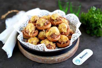 Drogen met gehakt in de oven