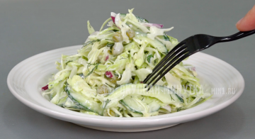 Wat moet ik doen om te voorkomen dat komkommers in de salade 'vloeien' (mijn salades zien er altijd smakelijk uit op de feesttafel)