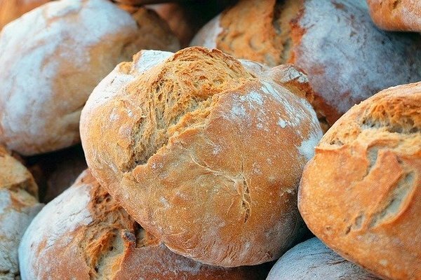 Trouwens, brood kan worden ingevroren en vervolgens worden ontdooid en gebakken in de oven met kaas (Foto: pixabay.com)