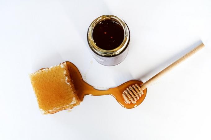 Verse honing bevat meer dan 20% van de vloeistof