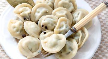 Waanzinnig lekker Siberian dumplings. Taal slikken!