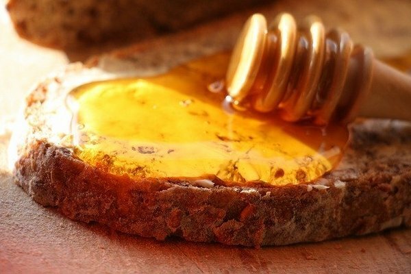 Honing is niet alleen lekker, maar ook een heel gezonde vervanger van suiker (foto: Pixabay.com)