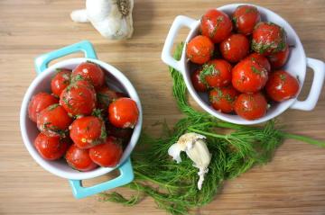 Gevulde tomaten voor de winter in Rostowski: amazing voorgerecht!