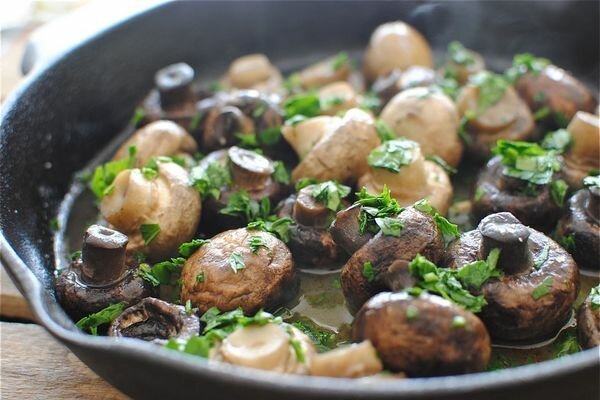 Gebakken champignons vormen een ernstige belasting voor het lichaam (Foto: bevcooks.com)