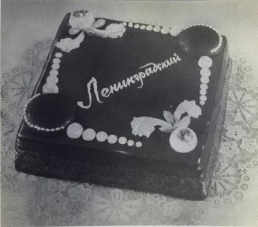 Cake Leningrad. Foto uit het boek "De productie van cakes en taarten," 1976 