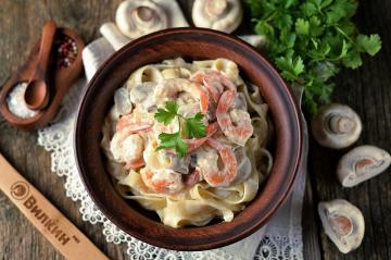 Pasta met garnalen in een romige saus