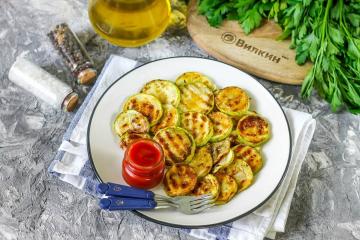 Courgette op een grillpan