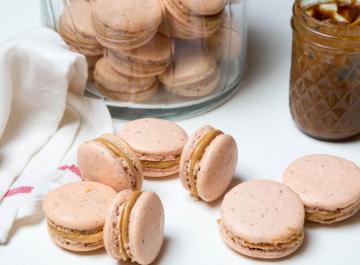 Macaron koekjes met condens