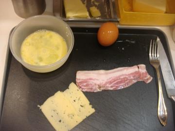 Heerlijk omelet "in het Spaans" in 8 minuten. Man is klaar om te eten elke dag.