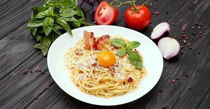 
Transformeer saaie dagelijks diner bij een romantische Italiaanse stijl.