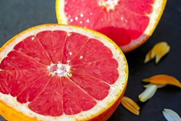 Grapefruit maakt de smaak zuriger. (Foto: Pixabay.com)