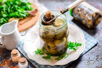 Ingelegde champignons voor de winter