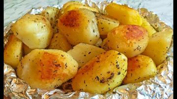 Aardappelen met een fris in de oven met knoflook. Mijn favoriete recept