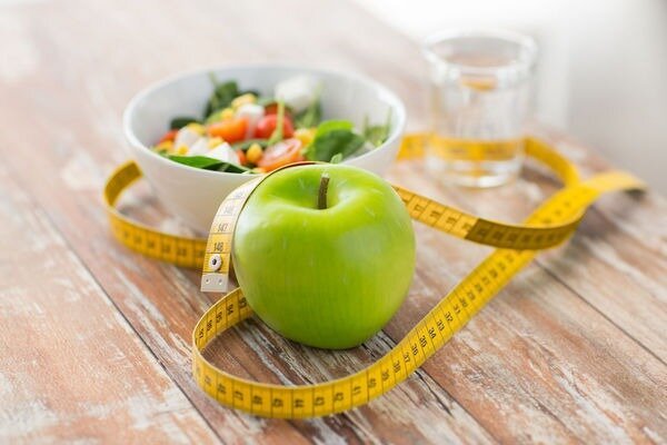 Je moet niet, als je op een dieet zit, alles abrupt opgeven - dit kan tot storingen leiden (Foto: cocinayvino.com)