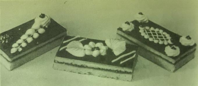 Cake "Leningrad gelei met room." Foto uit het boek "De productie van broodjes en gebak," 1976 