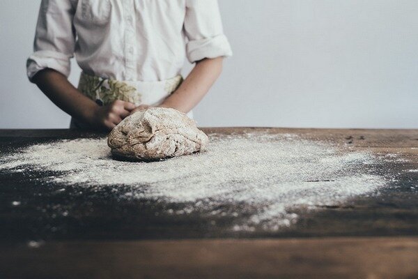 Bakken met maïsmeel is voldoende om calorieën te verminderen. (Foto: Pixabay.com)