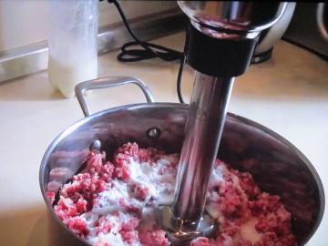 Hoe maak je een lekkere doctoraal worst (koken technologische basis) koken