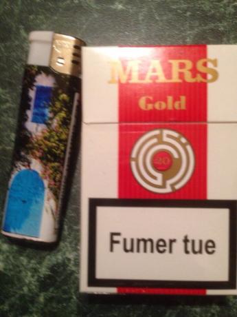 Ik kocht voor een productie gift Tunesië sigaret. In feite - sigaretten - niet erg goed, maar voor de exotische kan worden genomen. Het kost 4 dinars.